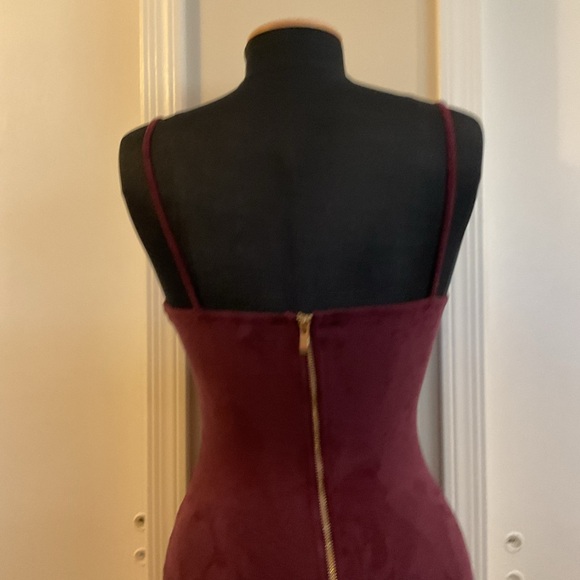 🌹 Purple Velvet Bodycon Dress - Picture 6 of 7